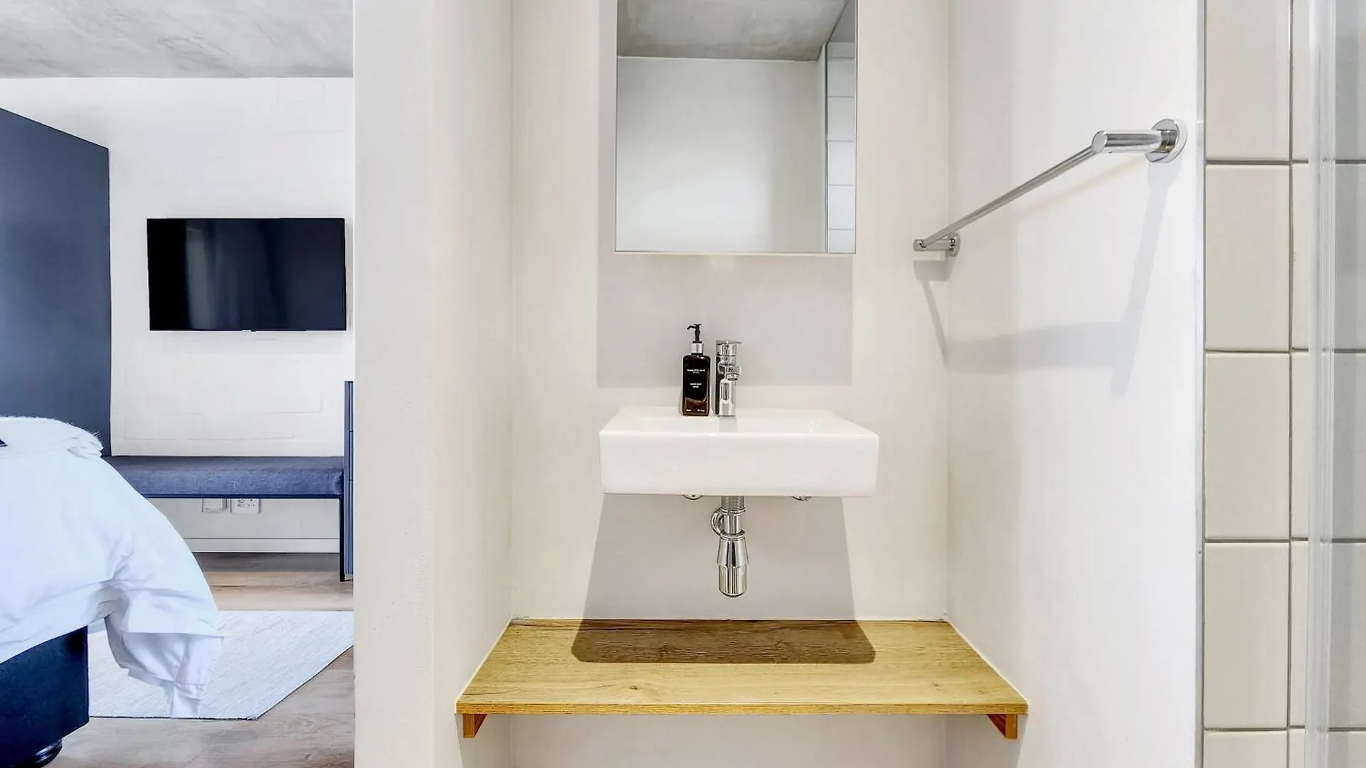 Beautiful Home, Perfect Location Cape Town Apartment