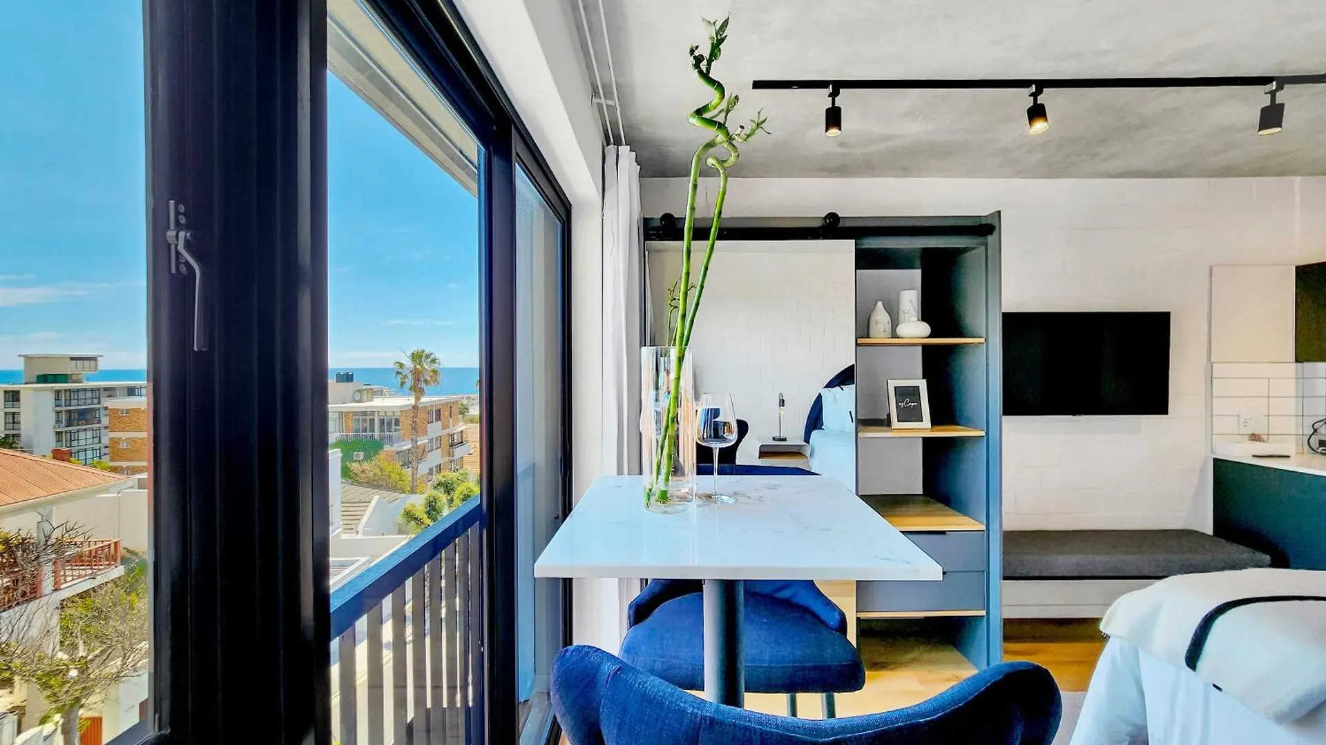 Beautiful Home, Perfect Location Cape Town